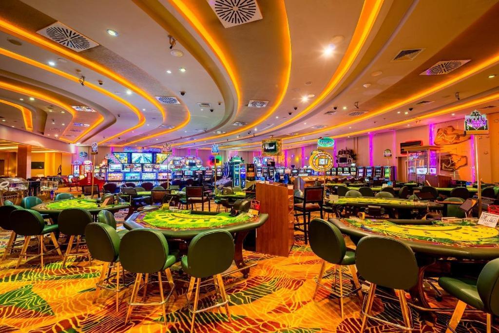 Vuni Palace Premium Hotel & Spa & Casino Beachfront Location ! Kyrenia  Exteriér fotografie